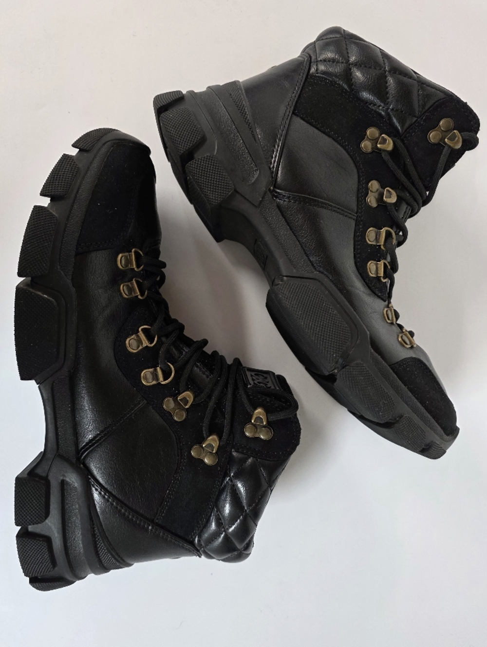 GBG By Guess Black Quilted Leather Combat Boots with Gold Hardware Womens 10